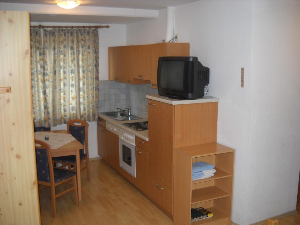 Golf & Ski Appartements Lesak Zell am See Rom bilde